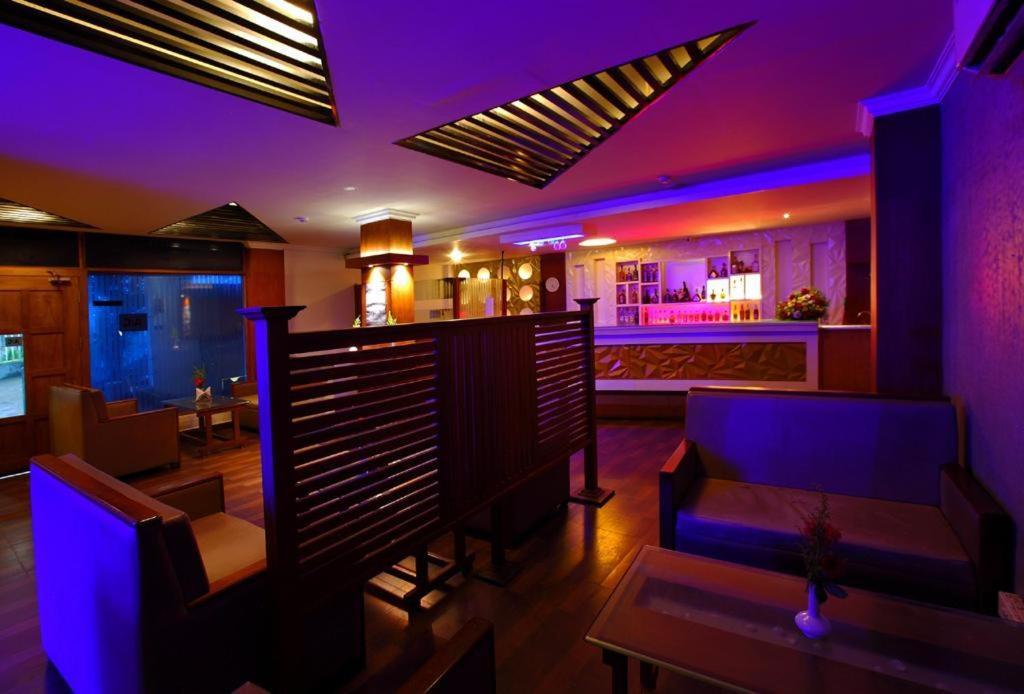 Hotel Sreevalsam Residency Kulanada Tāmarakulam Exterior foto