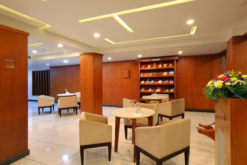 Hotel Sreevalsam Residency Kulanada Tāmarakulam Exterior foto