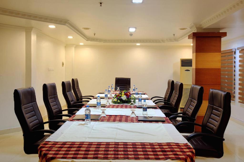 Hotel Sreevalsam Residency Kulanada Tāmarakulam Exterior foto